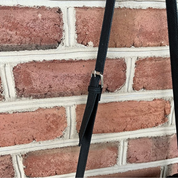 Nine West adjustable strap purse. Black and silver - Picture 5 of 10